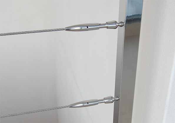 las barandillas en inox con cables de acero destacan por su gran resistencia y flexibilidad