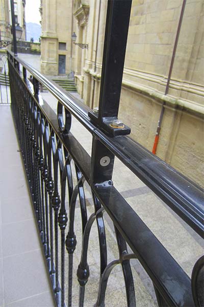 sistema PPA 571 en donostia san sebastian para la proteccion de barandillas y balcones