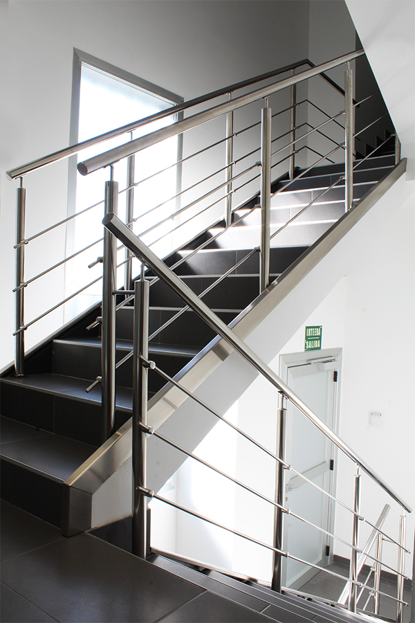 Feudo llevar a cabo para justificar Barandillas de acero inoxidable AISI 304 para escaleras de edificio  empresarial